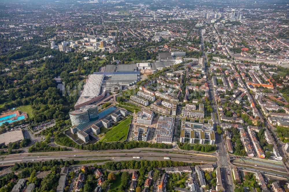 Essen von oben - Wohn- und Geschäftshaus Viertel und die Messe Essen entlang der Norbertstraße in Essen im Bundesland Nordrhein-Westfalen, Deutschland