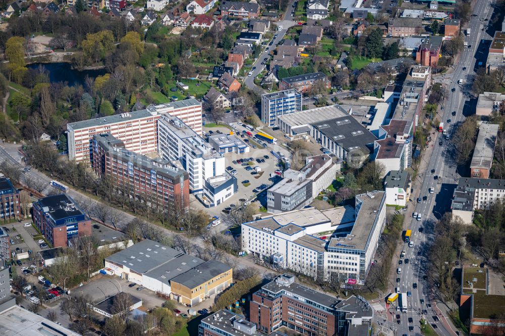 Hamburg von oben - Wohn- und Geschäftshaus Viertel im Ortsteil Stellingen in Hamburg, Deutschland