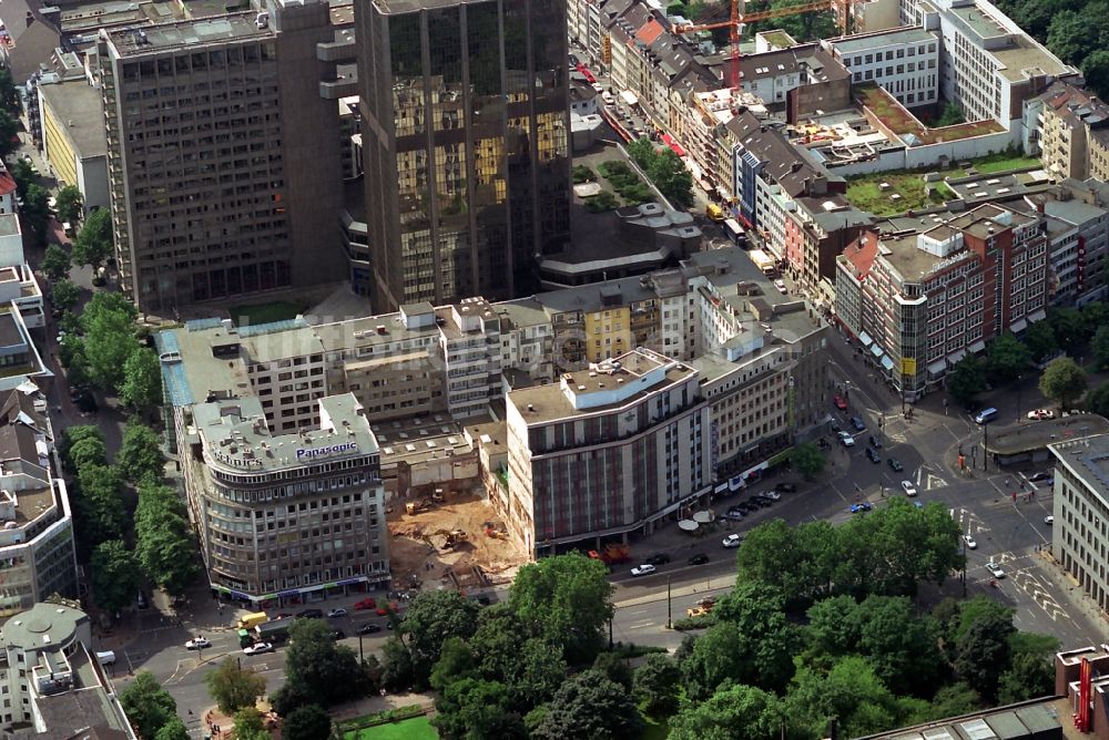 Luftbild Düsseldorf - Wohn- und Geschäftshausbebauung am Düsseldorfer Graf-Adolf-Platz in Düsseldorf im Bundesland Nordrhein-Westfalen NRW