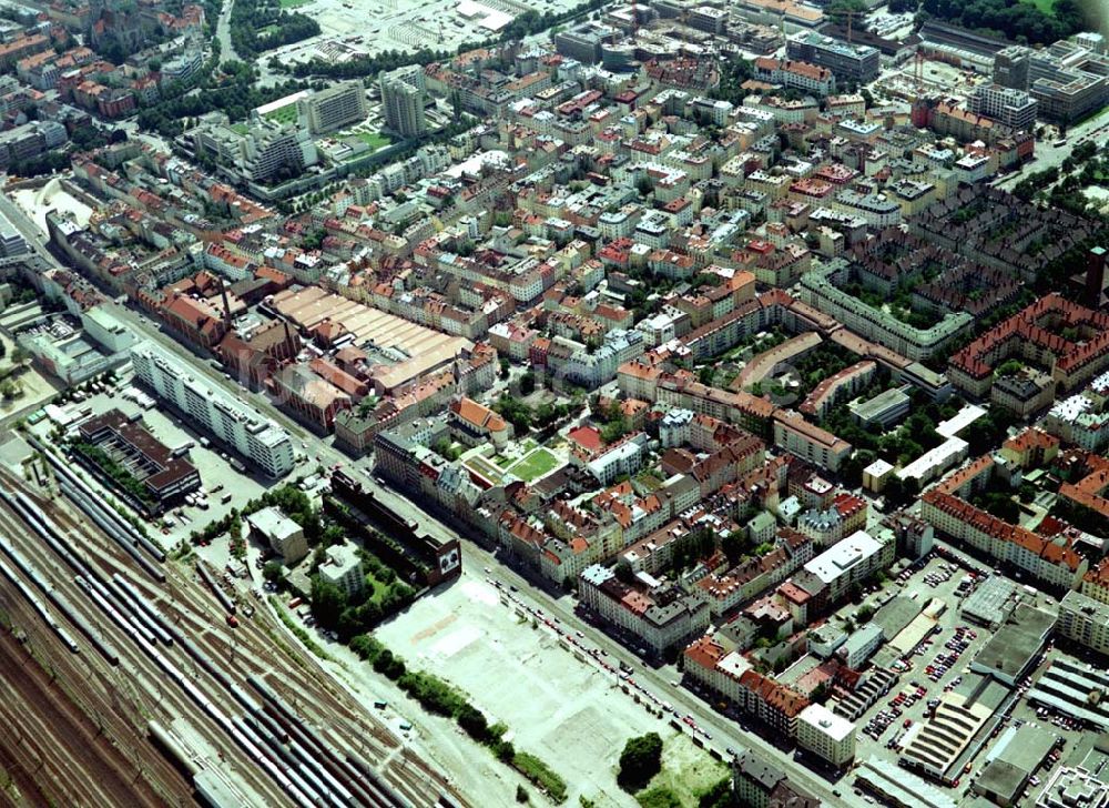 Luftaufnahme München - Wohn- und Geschäftshausviertel am Bereich der Landsberger- und Westendstraße in München am Hauptbahnhof.