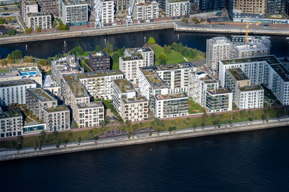 Hamburg aus der Vogelperspektive: Wohn- und Geschäftshäuser Baakenhafen an der Baakenallee in Hamburg, Deutschland