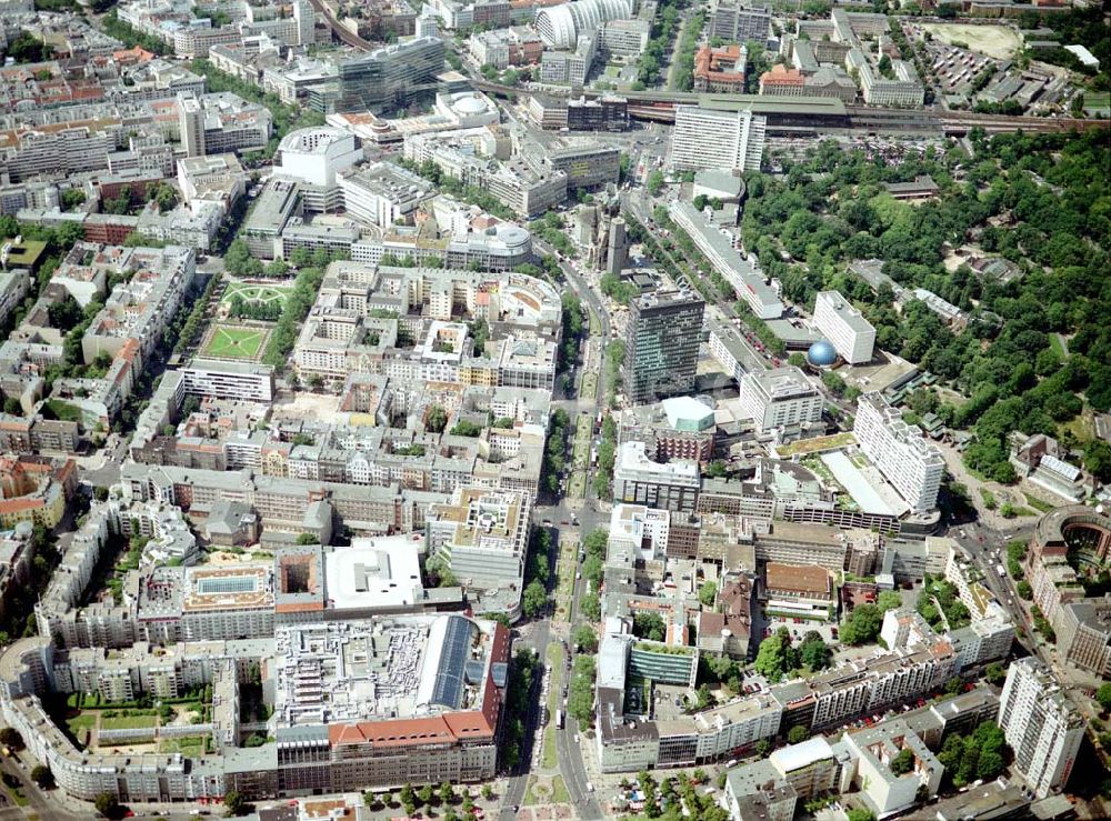 Berlin - Charlottenburg aus der Vogelperspektive: Wohn- und Geschäftsviertel am Breitscheidplatz / Kurfürstendamm in Berlin - Charlottenburg.