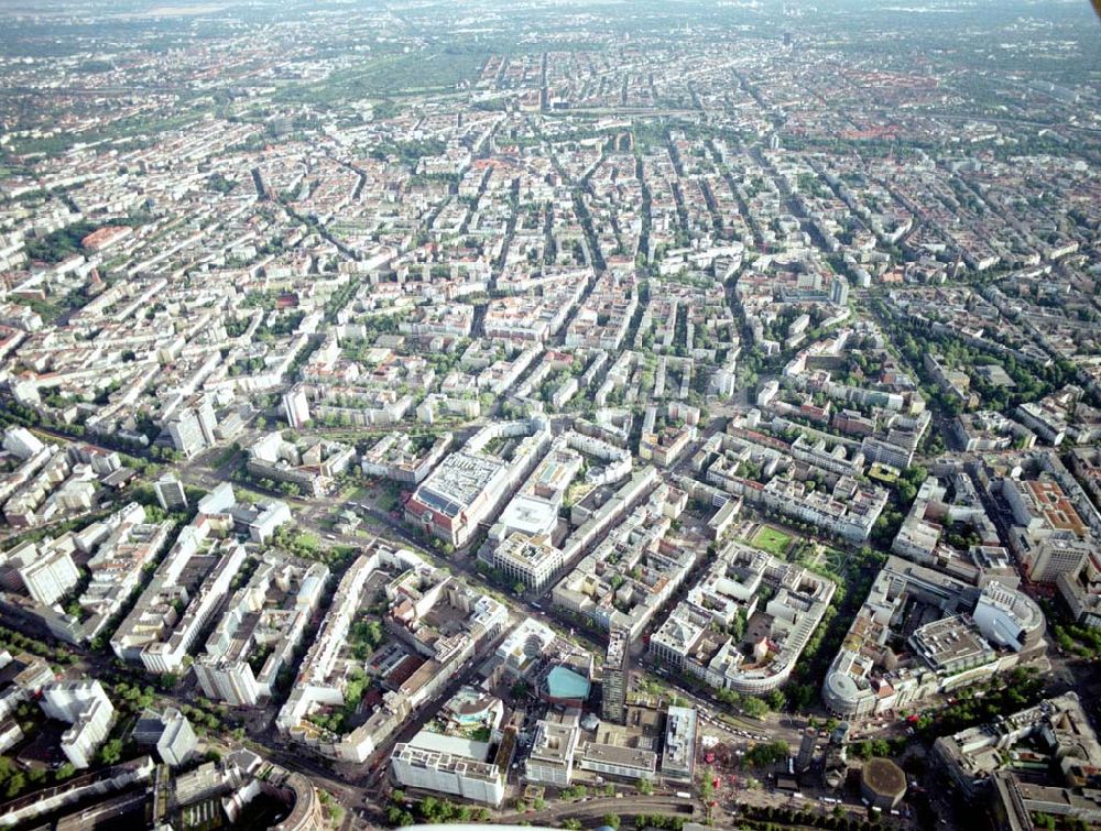 Berlin - Charlottenburg aus der Vogelperspektive: Wohn- und Geschäftsviertel am Neuen Kranzlereck - Breitscheidplatz / Kurfürstendamm in Berlin - Charlottenburg.