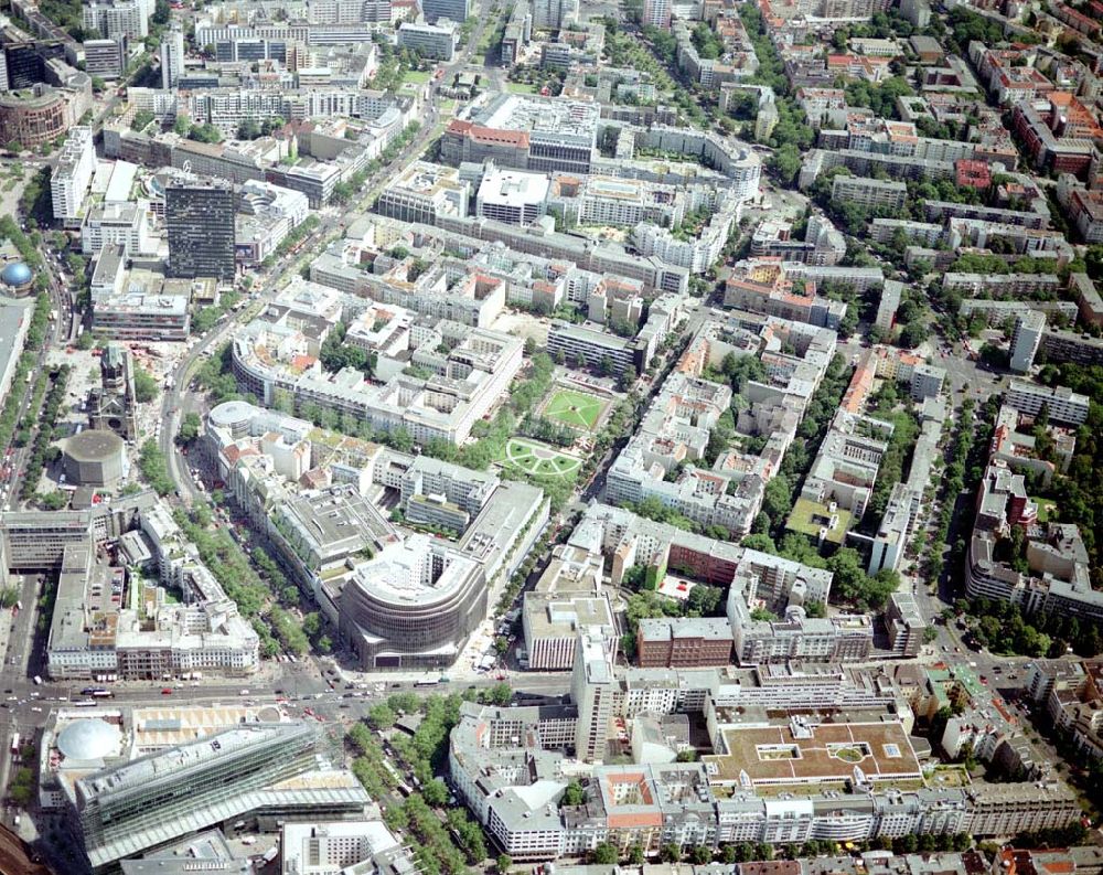 Berlin - Charlottenburg von oben - Wohn- und Geschäftsviertel am Neuen Kranzlereck / Kurfürstendamm in Berlin - Charlottenburg.