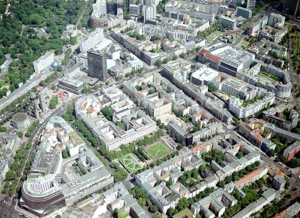 Luftaufnahme Berlin - Charlottenburg - Wohn- und Geschäftsviertel am Neuen Kranzlereck / Kurfürstendamm in Berlin - Charlottenburg.