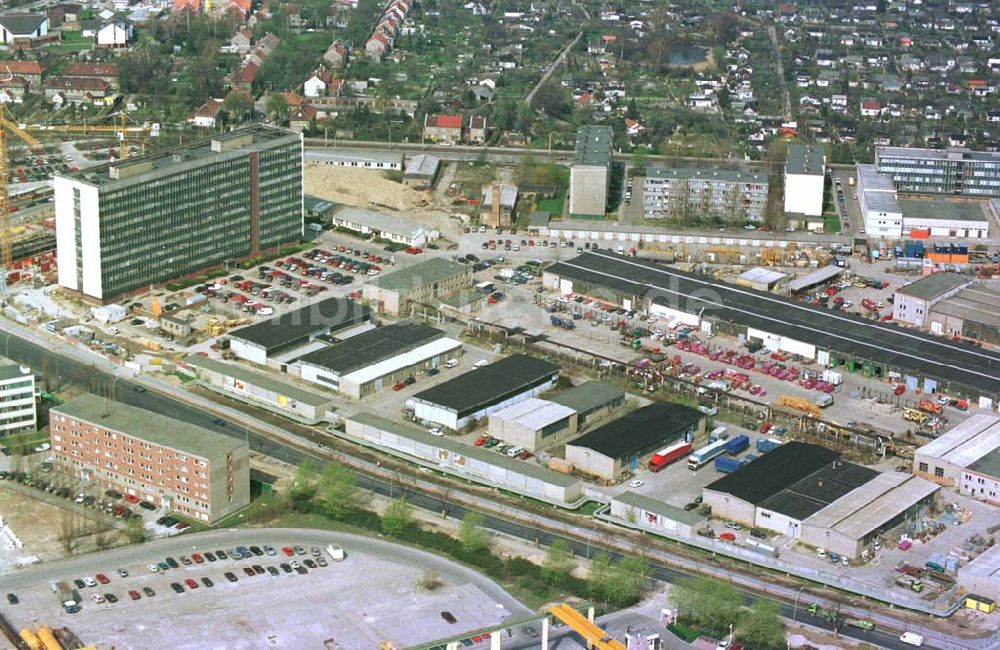 Luftaufnahme Berlin - Hohenschönhausen - 19.04.1994 Wohn-und Geschäftszentrum Gehrenseestr./Hohenschönhausen