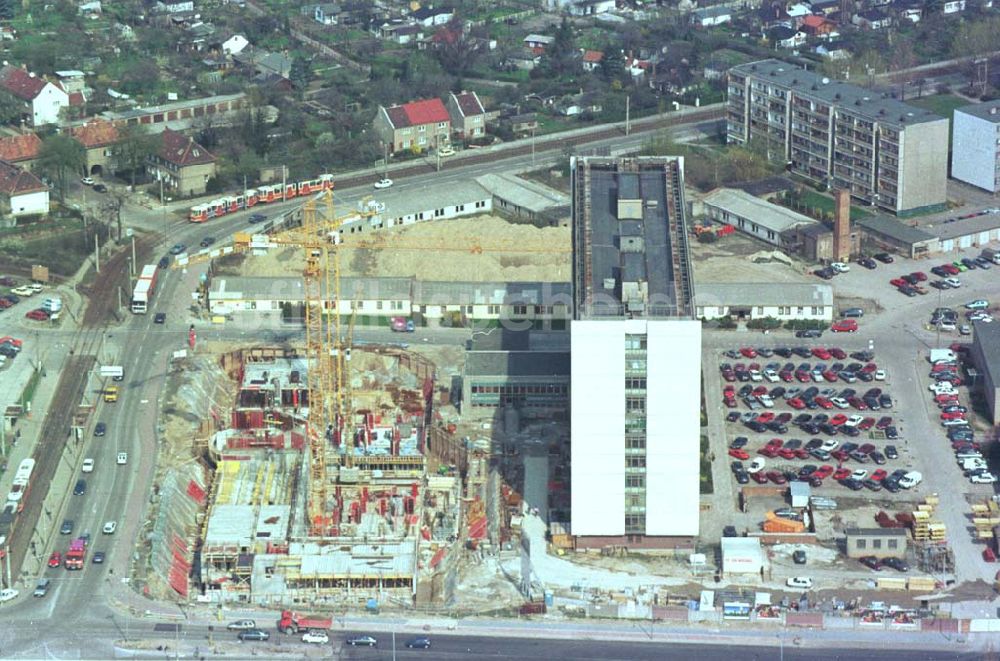 Berlin - Hohenschönhausen von oben - 19.04.1994 Wohn-und Geschäftszentrum Gehrenseestr./Hohenschönhausen