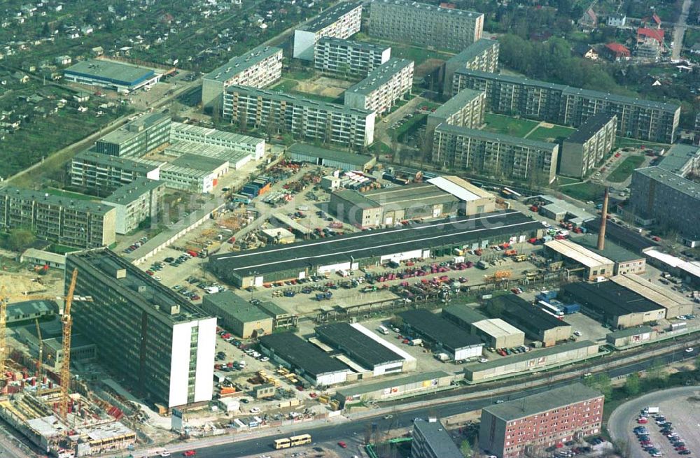 Berlin - Hohenschönhausen von oben - 19.04.1994 Wohn-und Geschäftszentrum Gehrenseestr./Hohenschönhausen