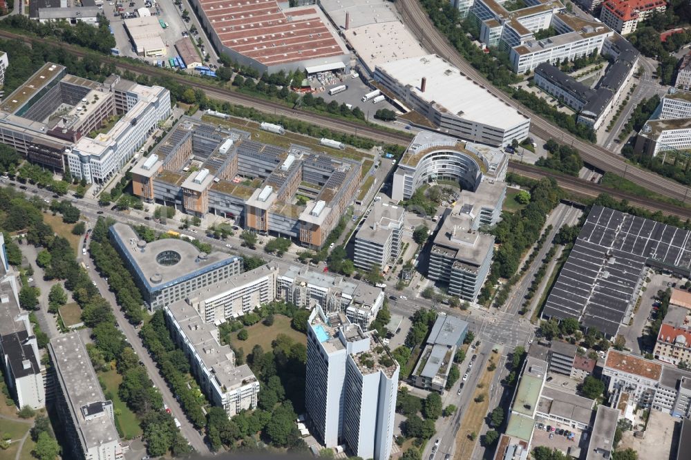 München aus der Vogelperspektive: Wohn- und Gewerbegebiet im Bereich Elsenheimer Straße in München im Bundesland Bayern