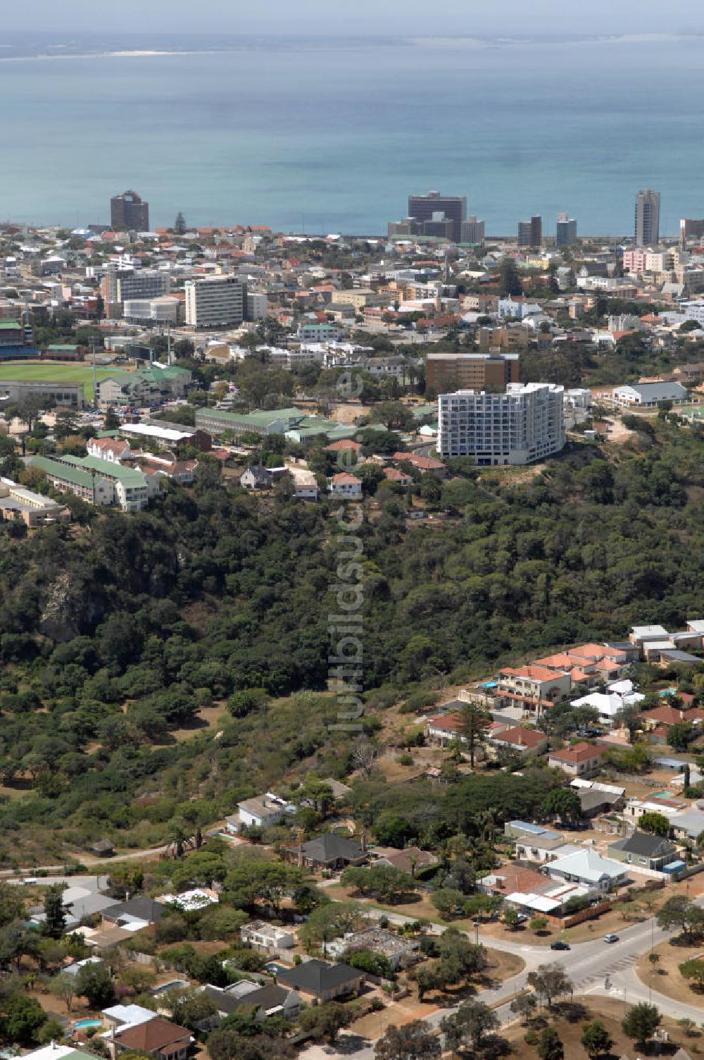 Port Elizabeth von oben - Wohn- und Industriegebiet in Port Elizabeth Central mit dem sahara oval st Georges cricket ground