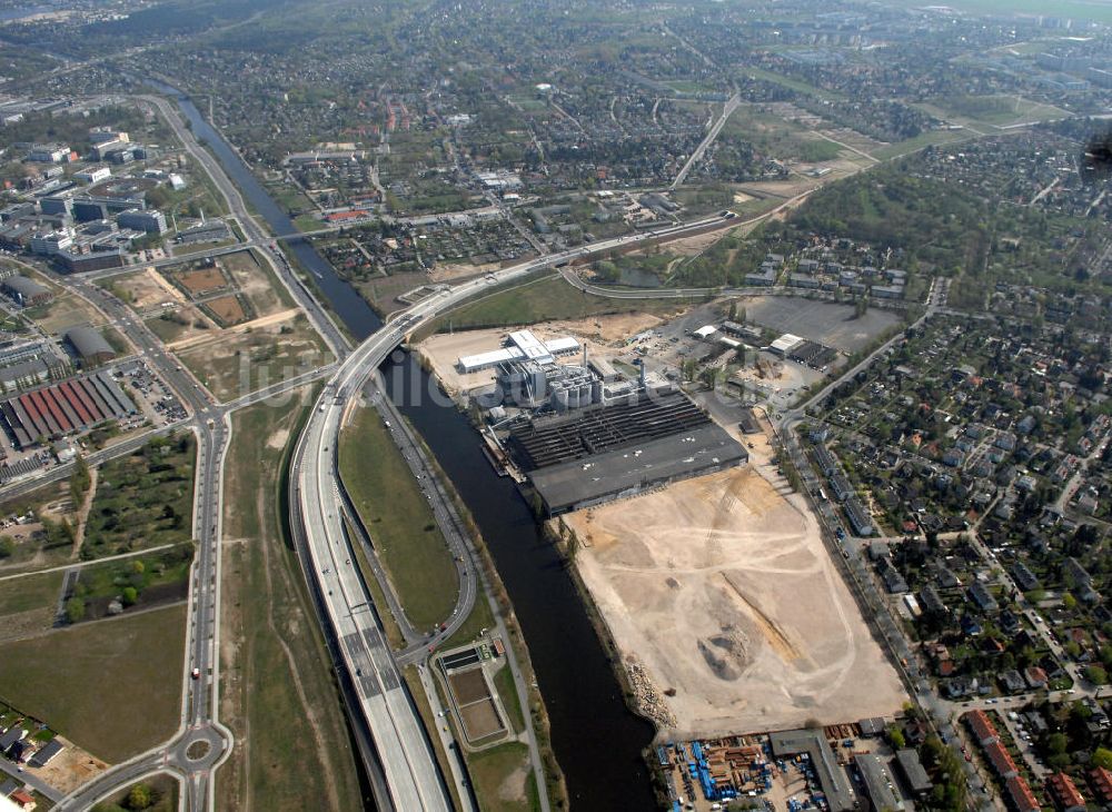 Berlin von oben - Wohn- und Industriegebiet am Teltowkanal Johannistal-Adlershof