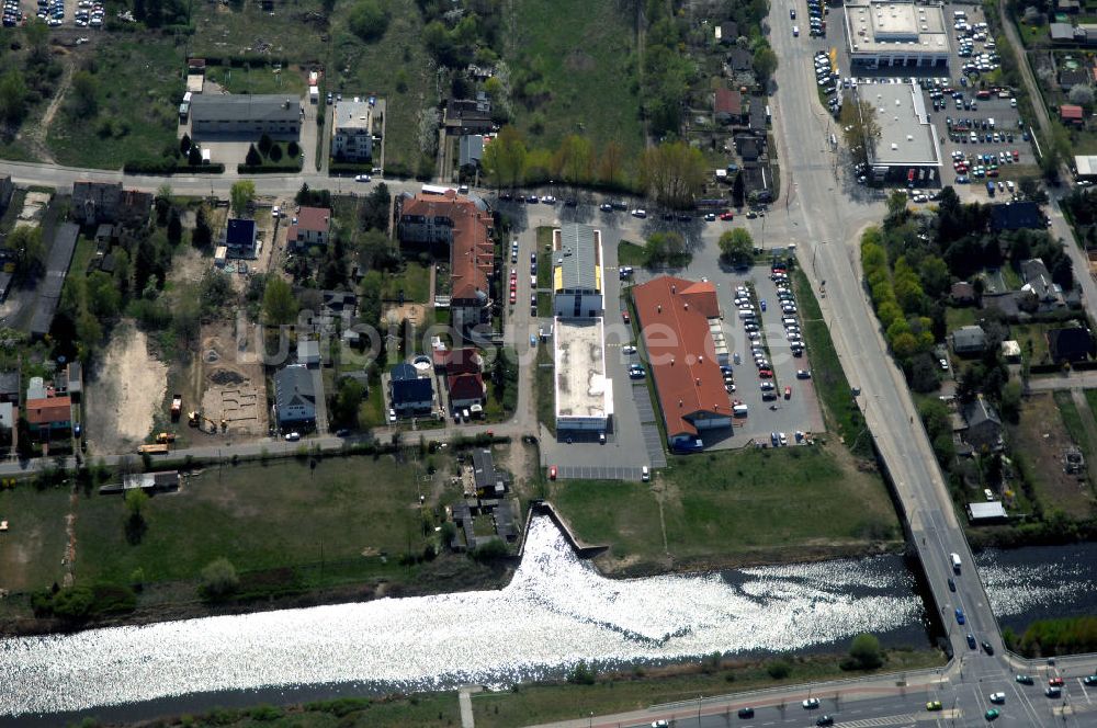 Luftaufnahme Berlin - Wohn- und Industriegebiet am Teltowkanal Johannistal-Adlershof