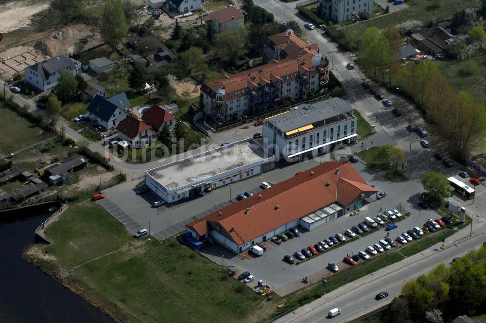 Berlin von oben - Wohn- und Industriegebiet am Teltowkanal Johannistal-Adlershof