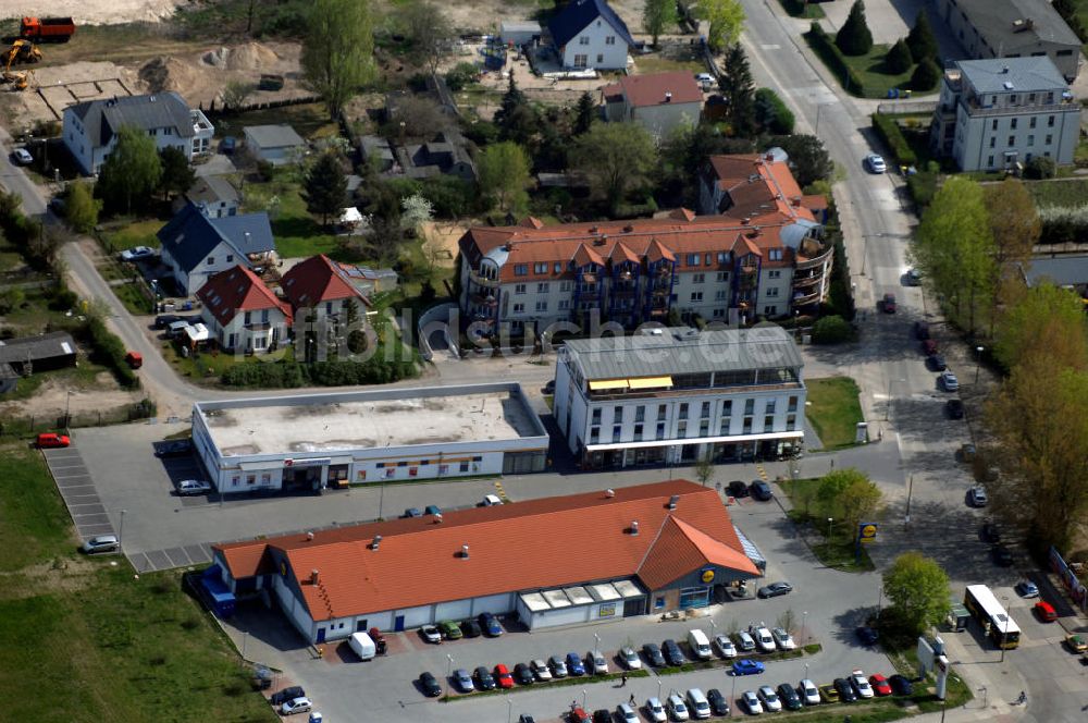 Berlin aus der Vogelperspektive: Wohn- und Industriegebiet am Teltowkanal Johannistal-Adlershof