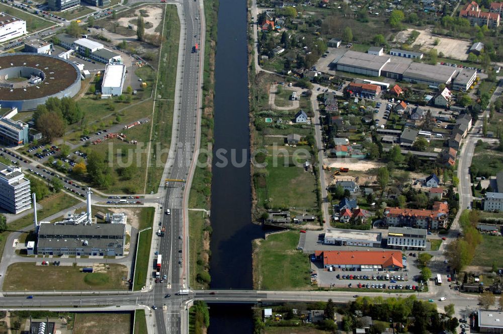 Luftbild Berlin - Wohn- und Industriegebiet am Teltowkanal Johannistal-Adlershof