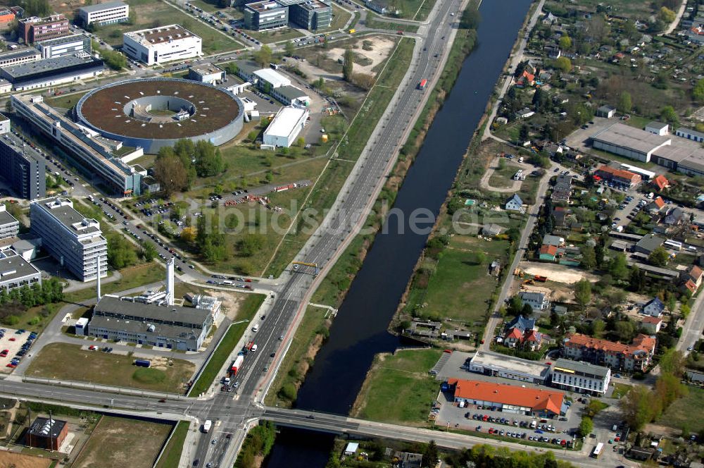 Berlin von oben - Wohn- und Industriegebiet am Teltowkanal Johannistal-Adlershof