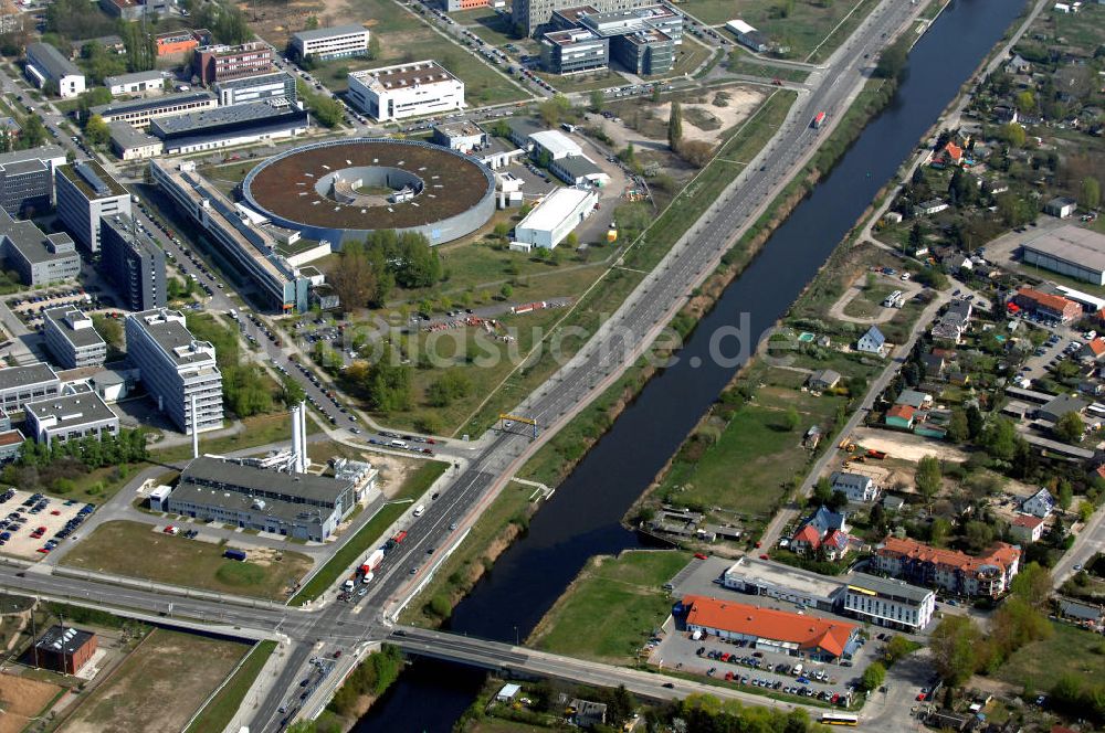 Luftbild Berlin - Wohn- und Industriegebiet am Teltowkanal Johannistal-Adlershof