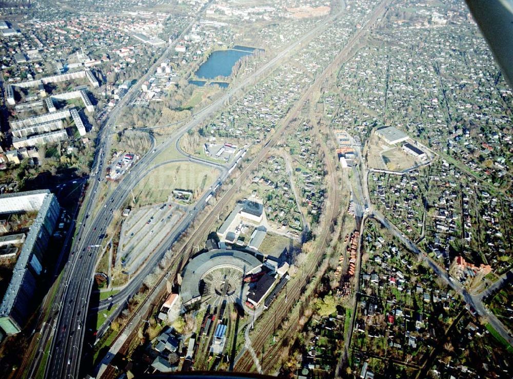 Luftaufnahme Berlin - Pankow - Wohn- und Kleingartenanlagen an der Autobahnzufahrt Pankow - Nord.