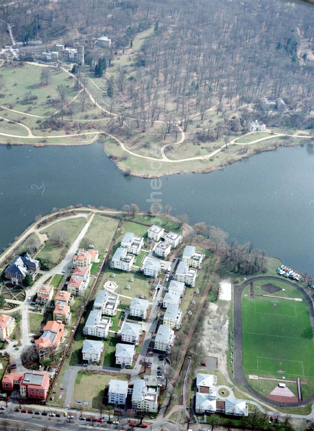 Potsdam von oben - Wohnanlage der Bayerischen Hausbau auf dem Glienicker Horn an der Glienicker Brücke in Potsdam.