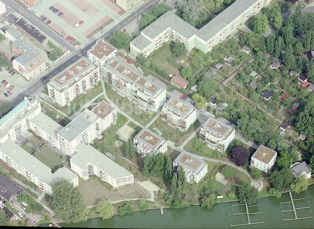 Berlin - Köpenick aus der Vogelperspektive: Wohnanlage an der Grünauer Straße 117 - 125 in Berlin - Köpenick - ein Projekt der GRAF & MARESCH GmbH Augsburg.