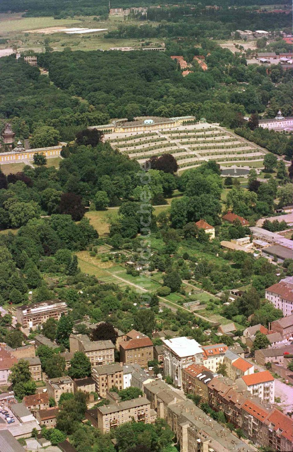 Luftbild Potsdam - Stadt - Wohnanlage Lennestr. 19-20 in Potsdam.