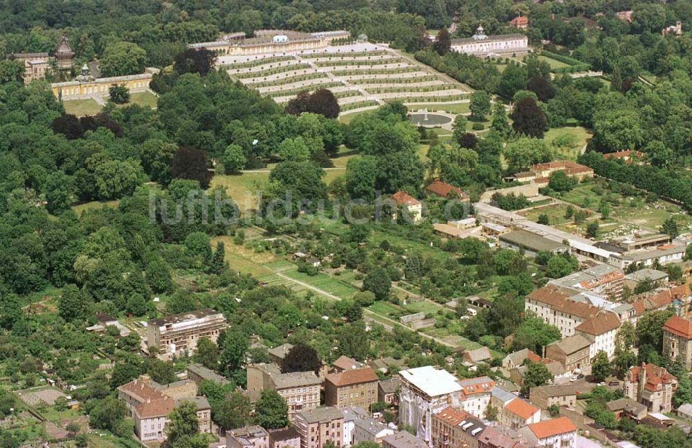 Luftaufnahme Potsdam - Stadt - Wohnanlage Lennestr. 19-20 in Potsdam.