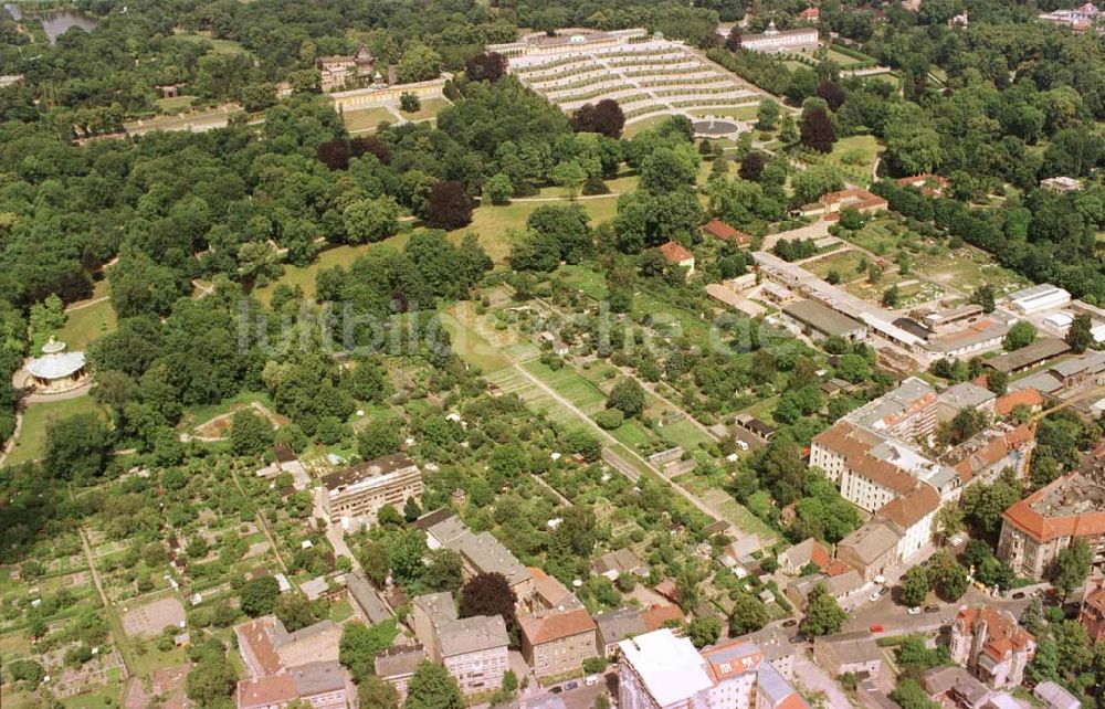 Luftaufnahme Potsdam - Stadt - Wohnanlage Lennestr. 19-20 in Potsdam.