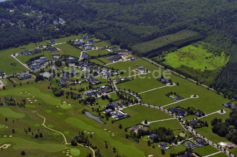 Seddin Michendorf aus der Vogelperspektive: Wohnanlagen der HVB Immobilien am Areal des Golf- und Country Club Seddiner See in Sededdin - Michendorf im Bundesland Brandenburg