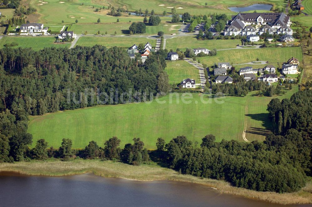 Michendorf aus der Vogelperspektive: Wohnanlagen der HVB Immobilien am Areal des malerisch gelegenen Golf- und Country Club Seddiner See