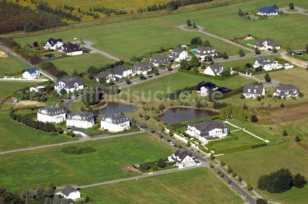 Michendorf aus der Vogelperspektive: Wohnanlagen der HVB Immobilien am Areal des malerisch gelegenen Golf- und Country Club Seddiner See