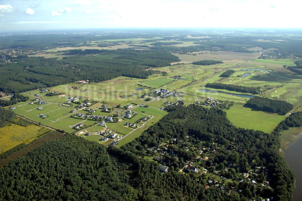 Michendorf aus der Vogelperspektive: Wohnanlagen der HVB Immobilien am Areal des malerisch gelegenen Golf- und Country Club Seddiner See