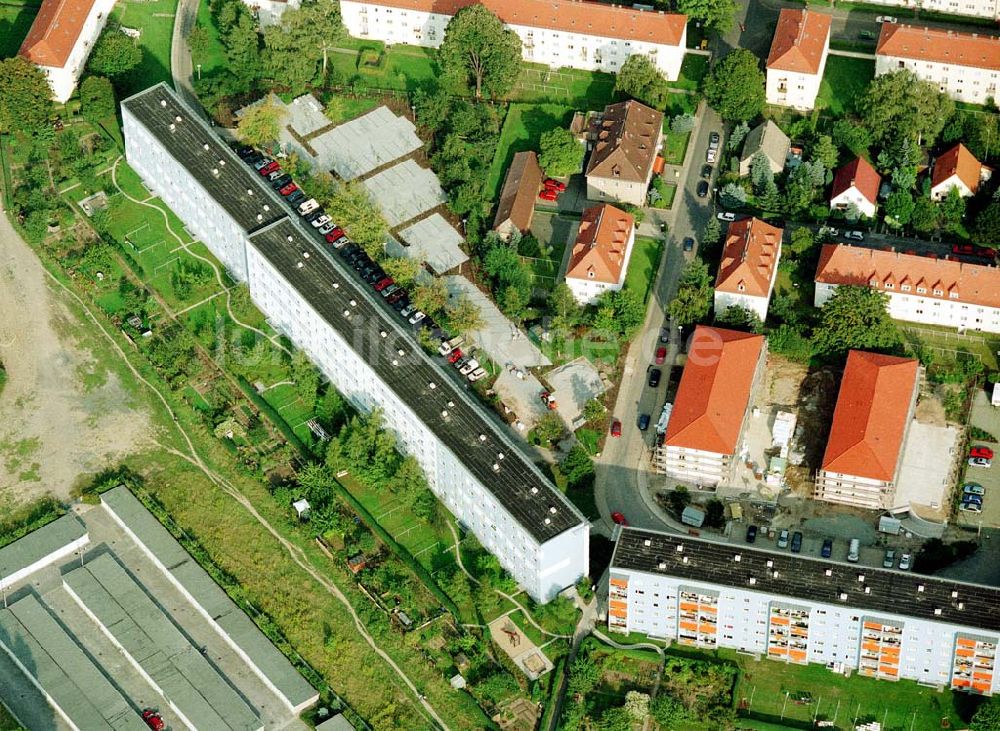 Dresden - Strehlen aus der Vogelperspektive: Wohnanlagen der MÜBAU an der Feuerbachstraße in Dresden - Strehlen.