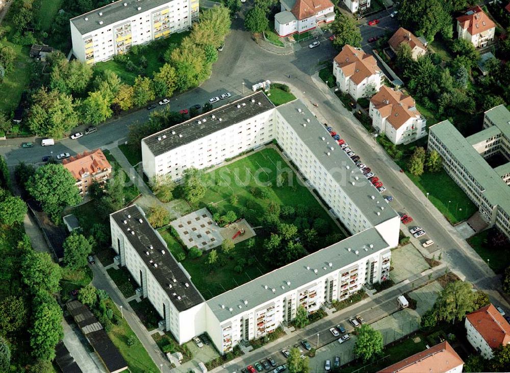 Dresden - Strehlen aus der Vogelperspektive: Wohnanlagen der MÜBAU an der Feuerbachstraße in Dresden - Strehlen.