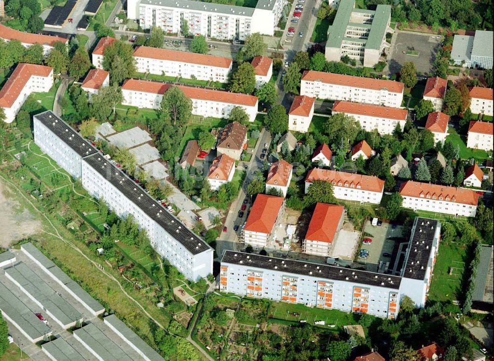 Dresden - Strehlen aus der Vogelperspektive: Wohnanlagen der MÜBAU an der Feuerbachstraße in Dresden - Strehlen.