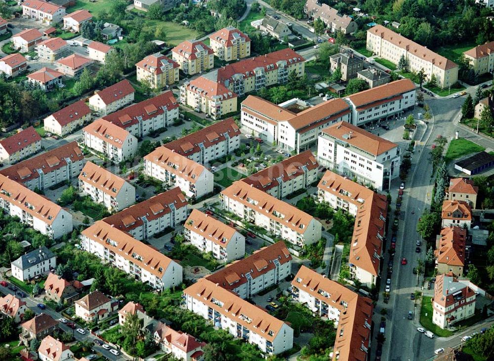 Luftaufnahme Dresden - Niedersedlitz - Wohnanlagen der MÜBAU an der Lugauer Straße / Niedersedlitzer Platz in Dresden - Niedersedlitz.