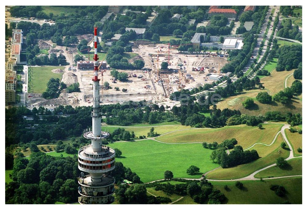 München / Bayern von oben - Wohnanlagenneubau Ackermannbogen München