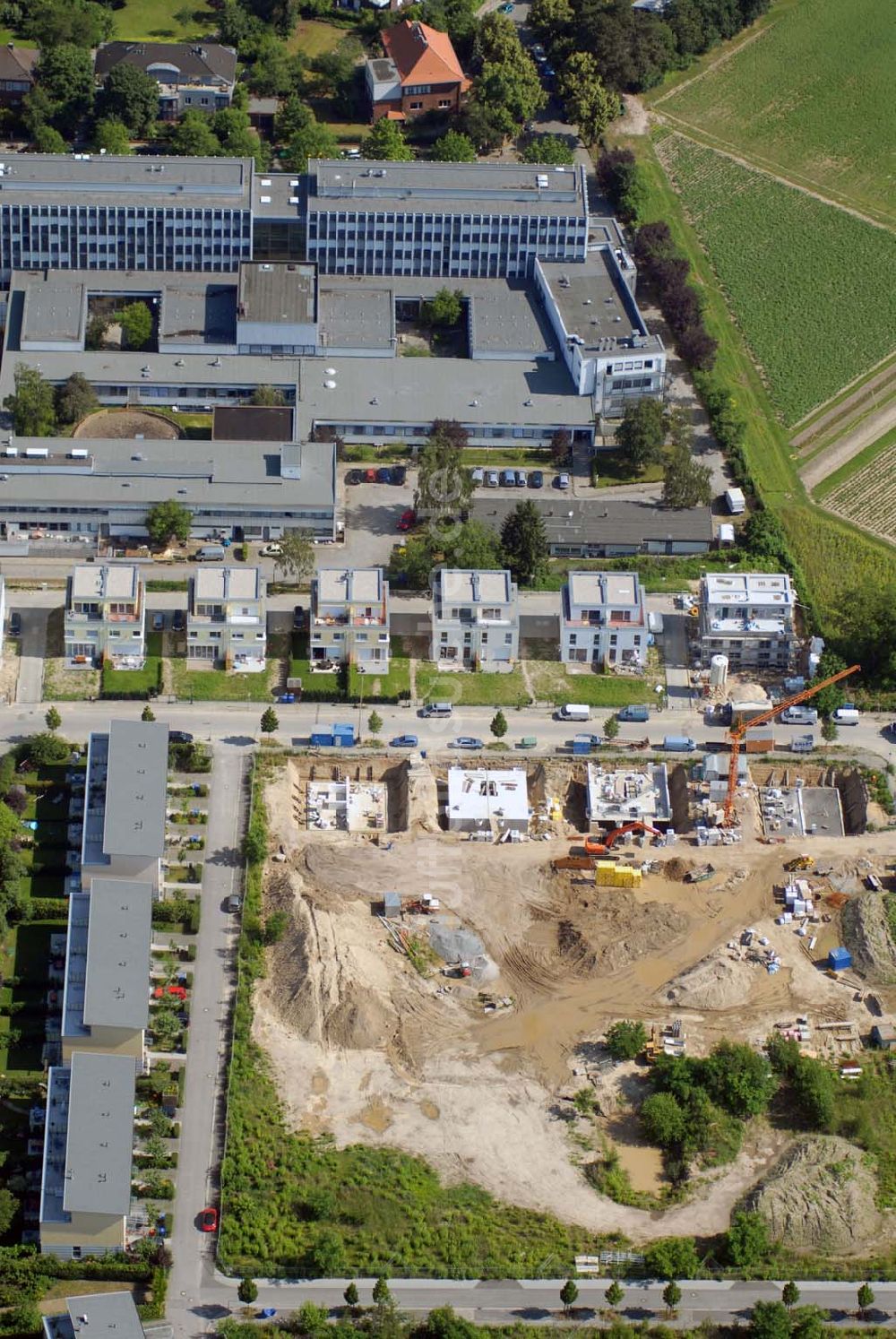 Berlin von oben - Wohnanlagenneubau in Berlin-Dahlem der cds Wohnbau Berlin GmbH