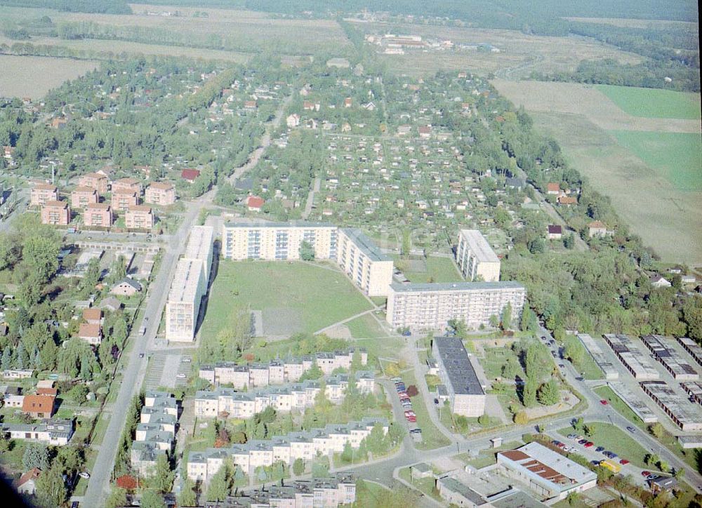 Luftbild Bernau - Friedensthal - Wohnbauten der DKB Grundbesitzvermittlung GmbH an der Newastraße / Ecke Elbestraße im Wohngebiet Friedensthal in Bernau.