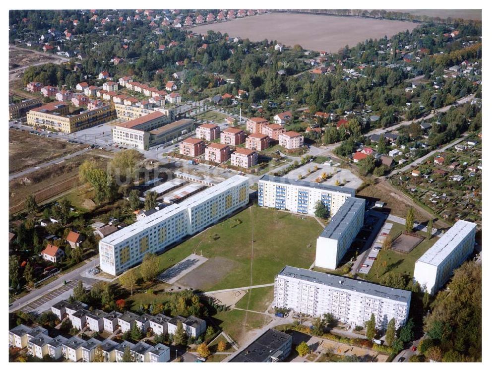 Luftaufnahme Bernau - Friedensthal - Wohnbauten der DKB Grundbesitzvermittlung GmbH an der Newastraße / Ecke Elbestraße im Wohngebiet Friedensthal in Bernau.