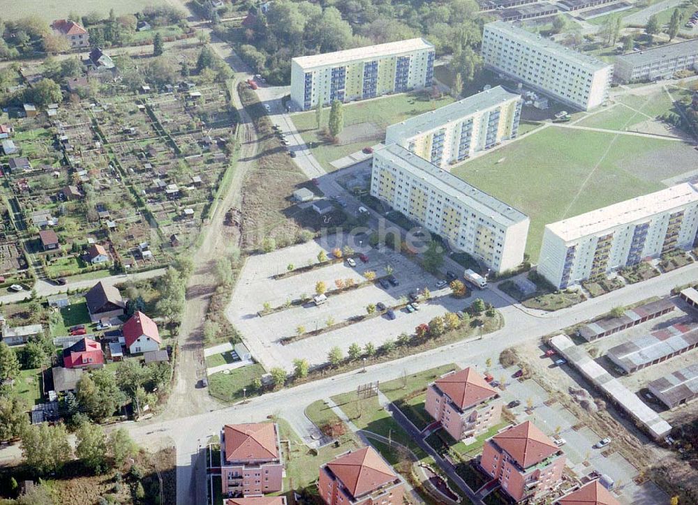 Luftbild Bernau - Friedensthal - Wohnbauten der DKB Grundbesitzvermittlung GmbH an der Newastraße / Ecke Elbestraße im Wohngebiet Friedensthal in Bernau.