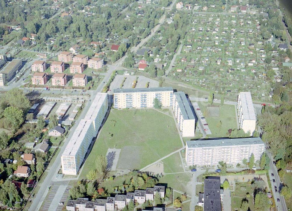 Bernau - Friedensthal aus der Vogelperspektive: Wohnbauten der DKB Grundbesitzvermittlung GmbH an der Newastraße / Ecke Elbestraße im Wohngebiet Friedensthal in Bernau.