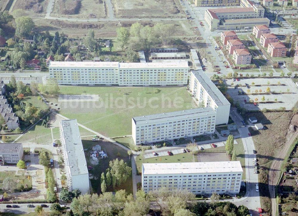 Luftbild Bernau - Friedensthal - Wohnbauten der DKB Grundbesitzvermittlung GmbH an der Newastraße / Ecke Elbestraße im Wohngebiet Friedensthal in Bernau.