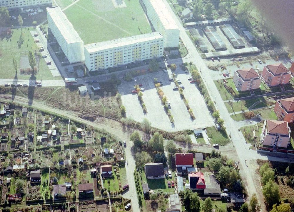 Luftaufnahme Bernau - Friedensthal - Wohnbauten der DKB Grundbesitzvermittlung GmbH an der Newastraße / Ecke Elbestraße im Wohngebiet Friedensthal in Bernau.