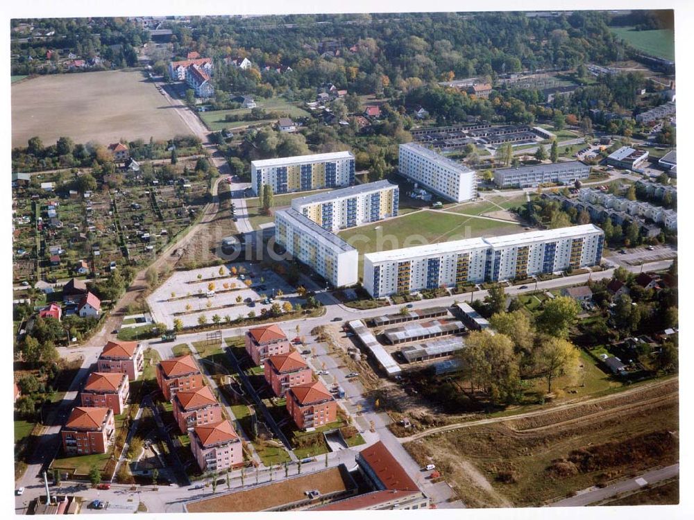 Bernau - Friedensthal von oben - Wohnbauten der DKB Grundbesitzvermittlung GmbH an der Newastraße / Ecke Elbestraße im Wohngebiet Friedensthal in Bernau.