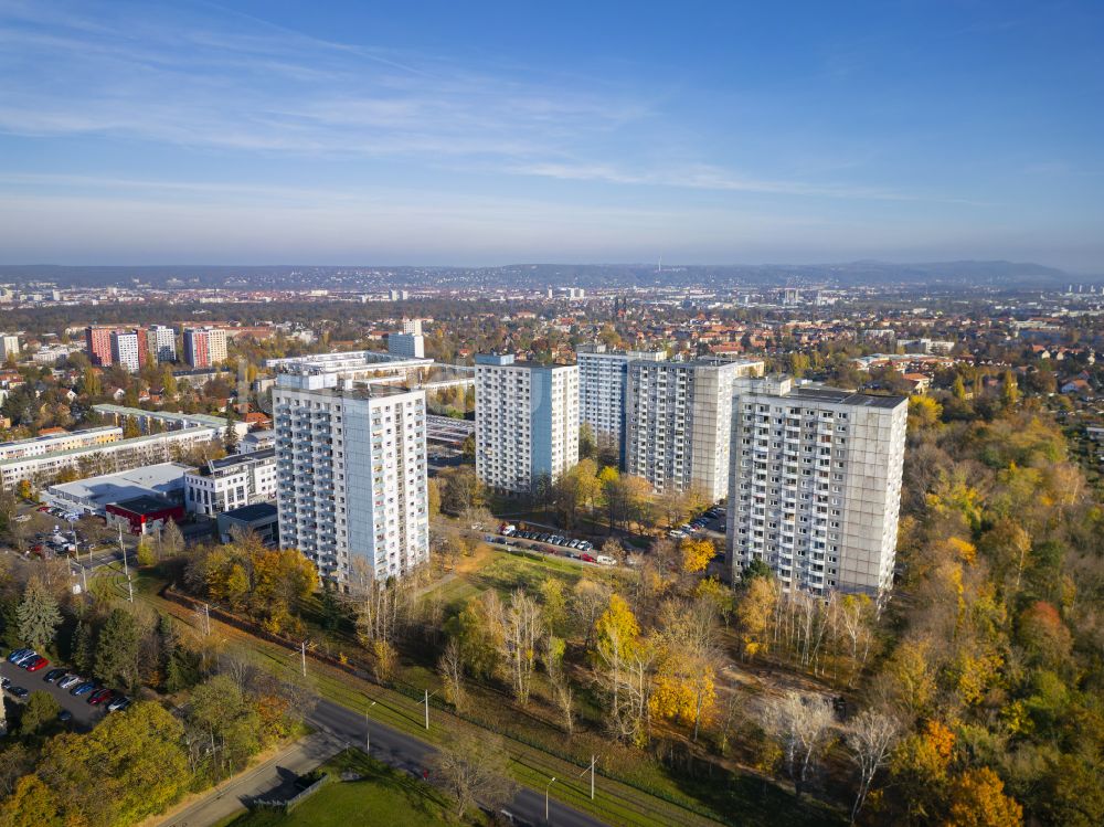 Luftaufnahme Dresden - Wohnbauten und Hochhäuser in Zschertnitz in Dresden im Bundesland Sachsen, Deutschland