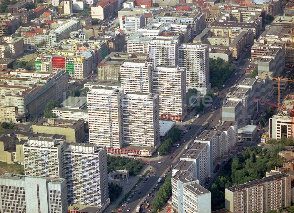 Berlin von oben - Wohnbauten an der Leipziger Straße in Berlin-Mitte.