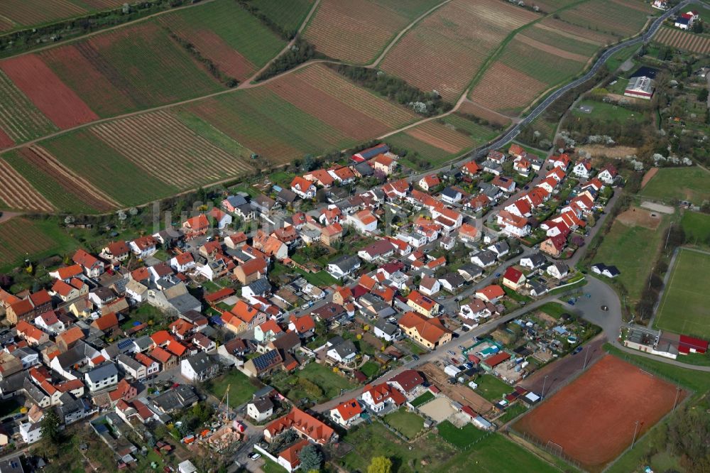 Nierstein aus der Vogelperspektive: Wohnbebauung in Nierstein im Bundesland Rheinland-Pfalz