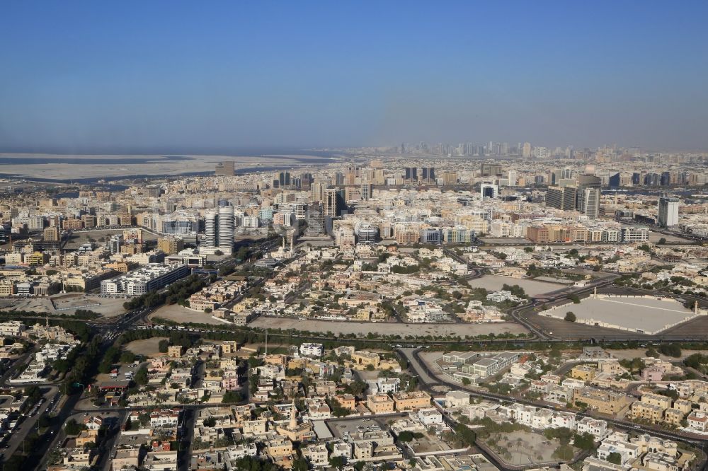 Dubai von oben - Wohnbezirke Al Jafiliya und Al Mankhool in Dubai in den Verreinigte Arabische Emirate