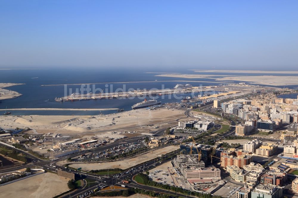 Luftbild Dubai - Wohnbezirke Al Raffa und Hafen Port Rashid in Dubai in den Verreinigte Arabische Emirate