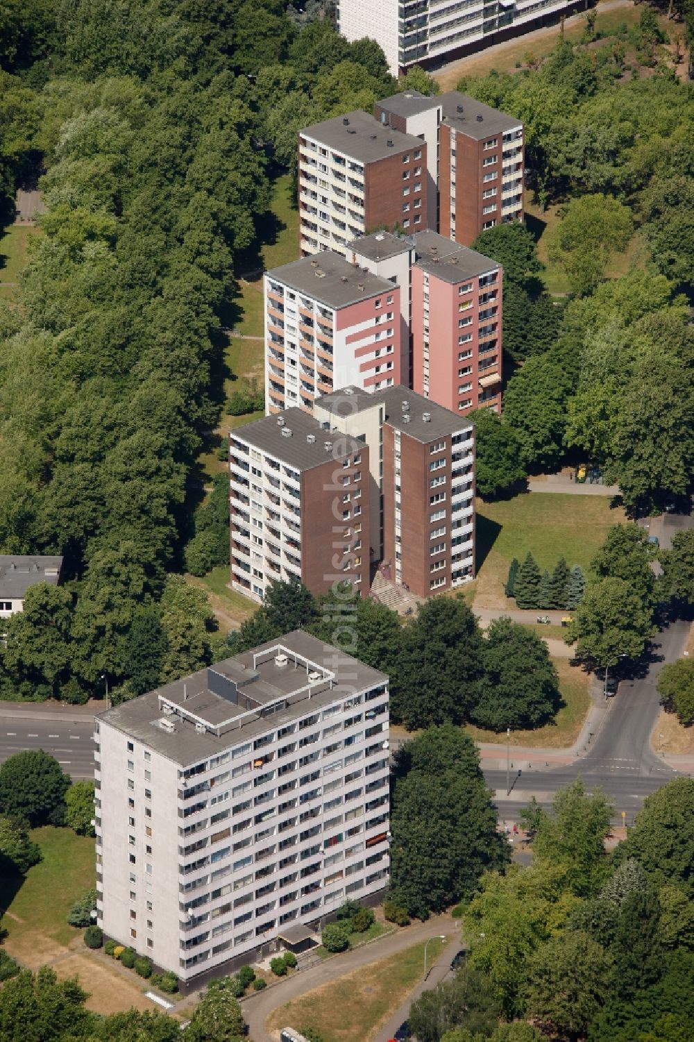 Luftaufnahme Duisburg - Wohnblöcke in Duisburg im Bundesland Nordrhein-Westfalen